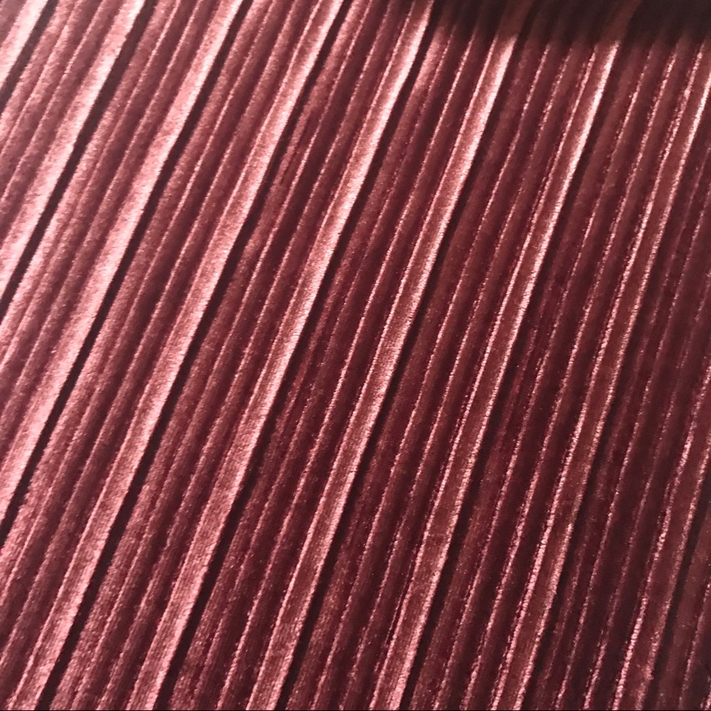 NWT crushed velvet top with ruffle shoulder - Picture 6 of 8